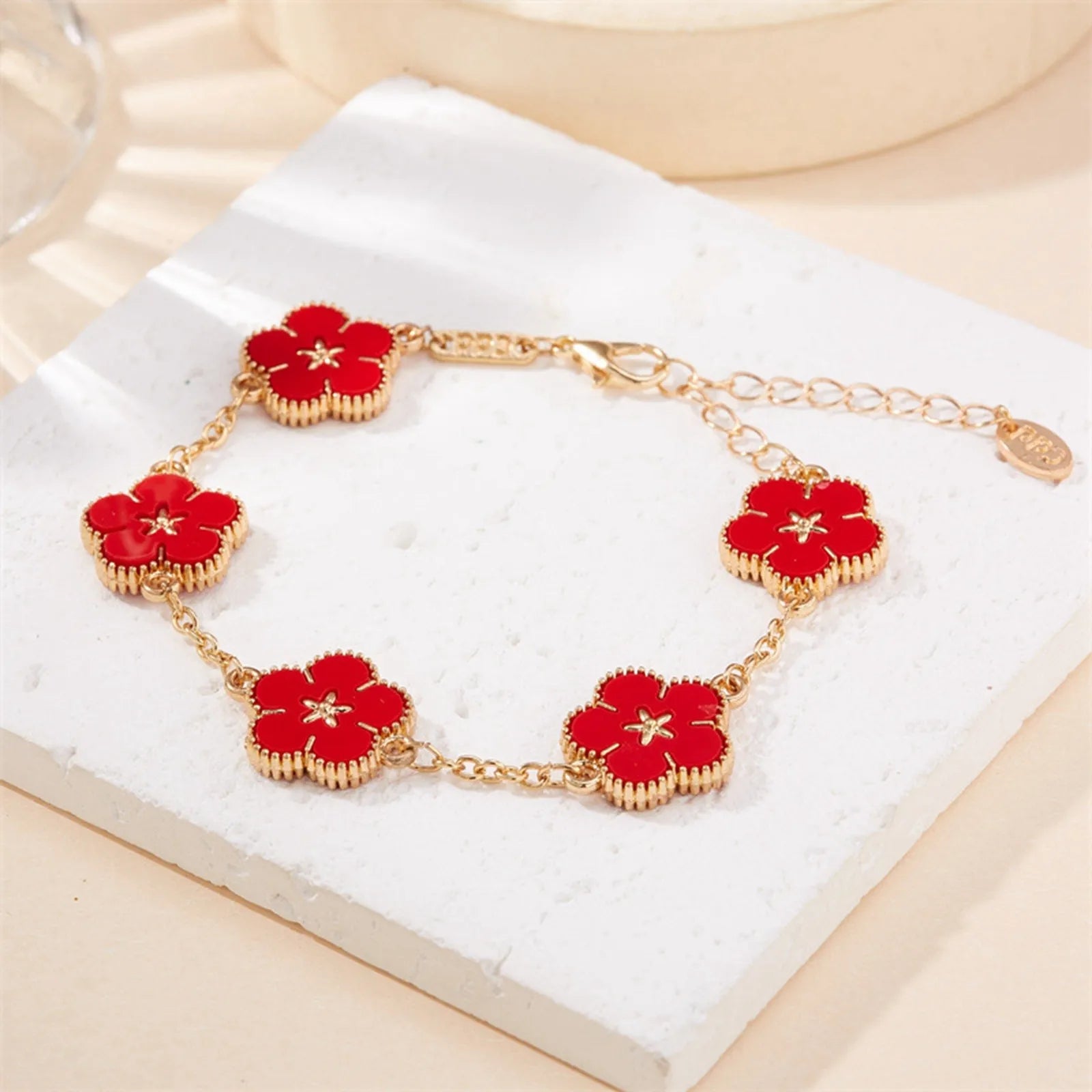 Lunaria™I Gold Clover Armband